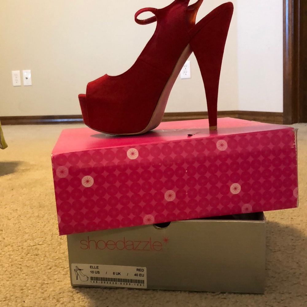 Elle Red Shoe Dazzle
